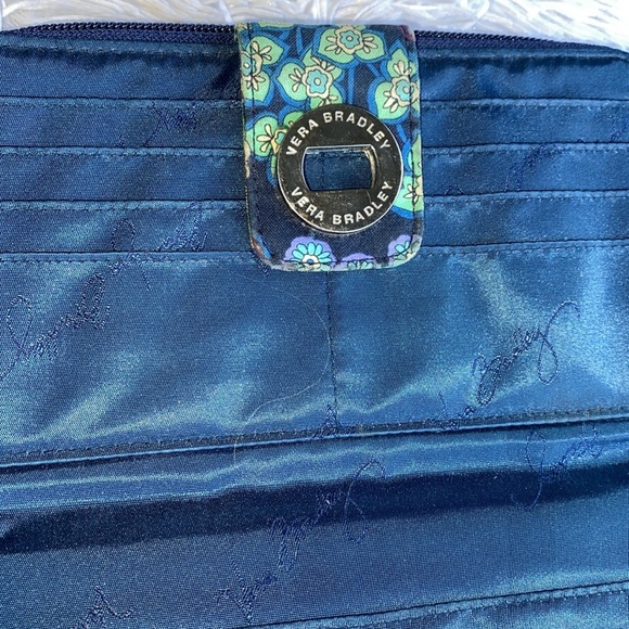 Retired Vera Bradley zip around wallet shades of blues , green gently preowned - Picture 5 of 9